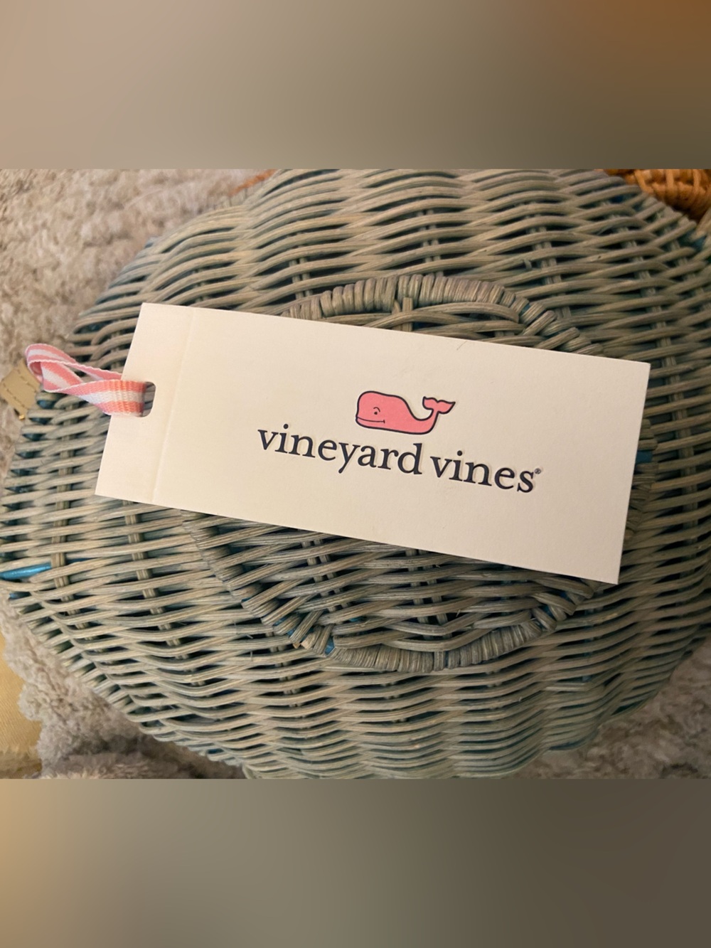 NWT - Vineyard Vines Blue / Aqua Wicker Fish-Shaped Handbag - Picture 4 of 6